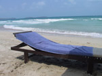 S42 (183926 byte) - Deck-chair on the beach