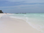 S74 (97926 byte) - Una spiaggia a Nungwi